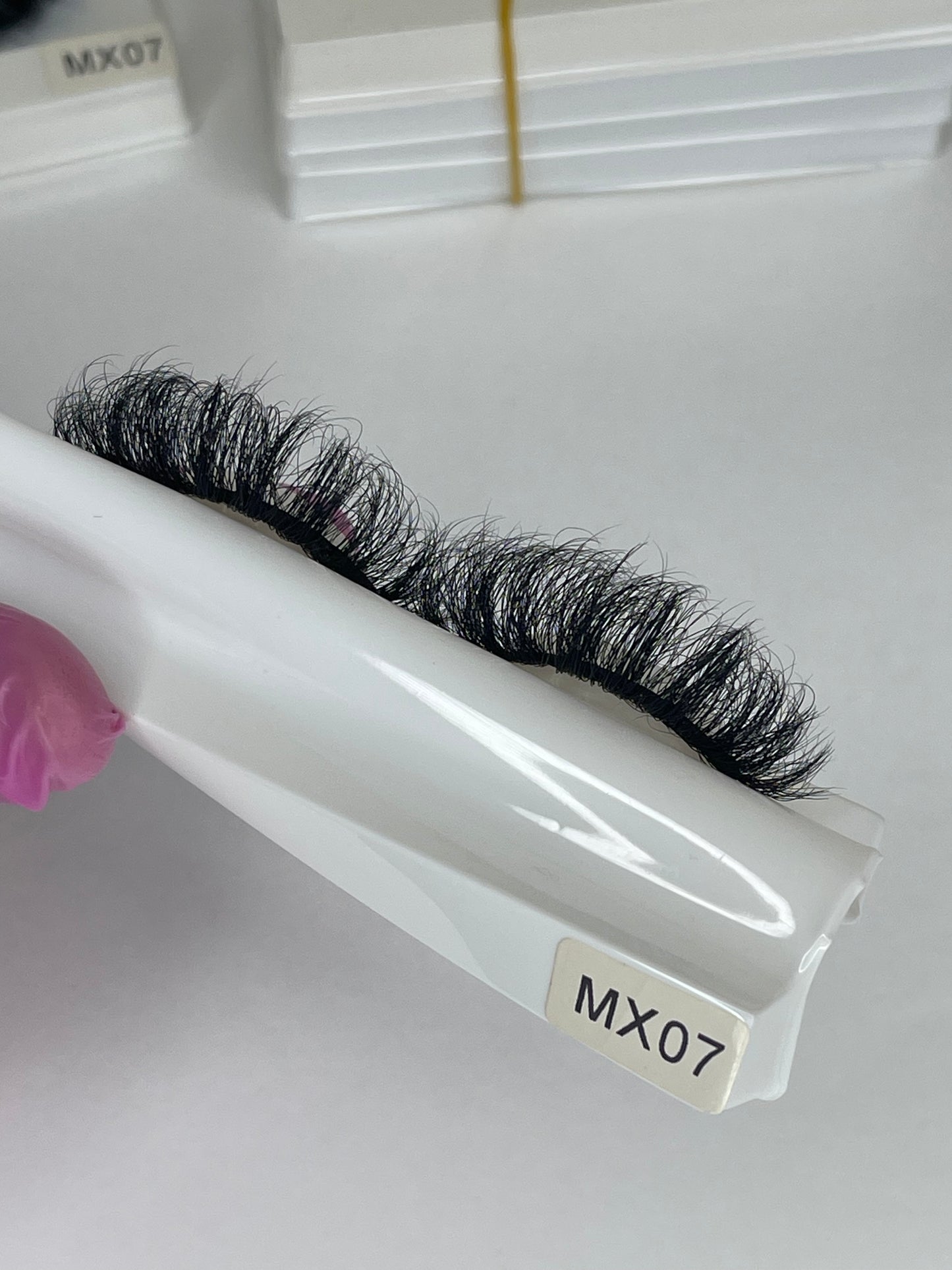 MX07: Unleash Drama and Boldness with Full, Thick, Dark, and Fluffy Lash Strips