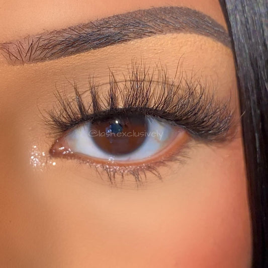 MK22: Natural Beauty - Lightweight and Seamless, Blending Perfectly with Your Natural Eyelashes