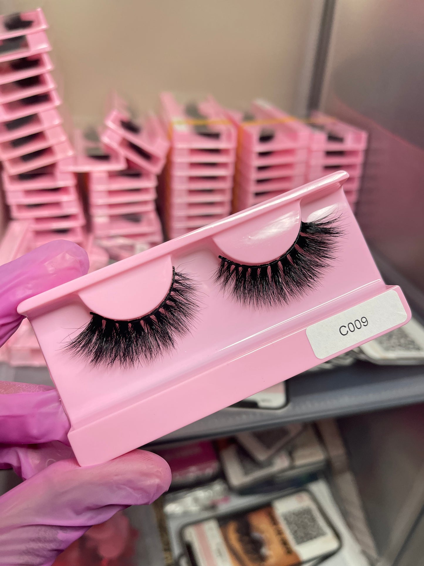 Gentle Glamour: C009 Embrace Your Natural Lashes with Style Achieve the Look of Real Mink